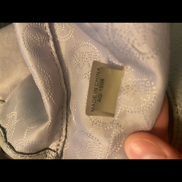 Micheal Kors bag - Picture 6 of 10